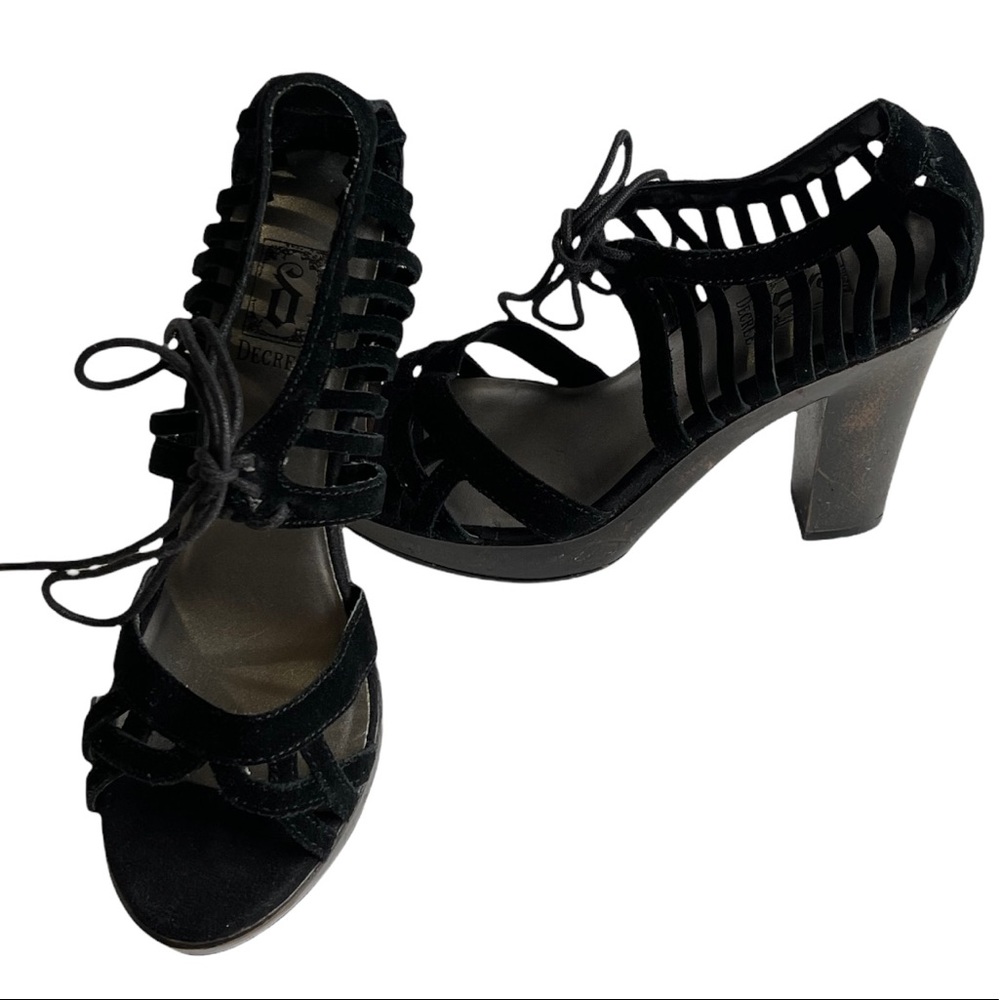 WOMEN’S  SHOES